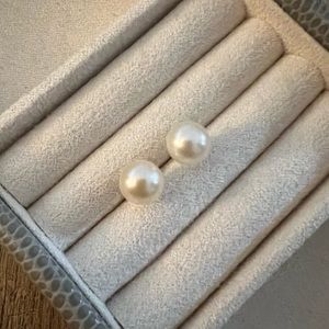 14k Yellow Gold Pearl Studs